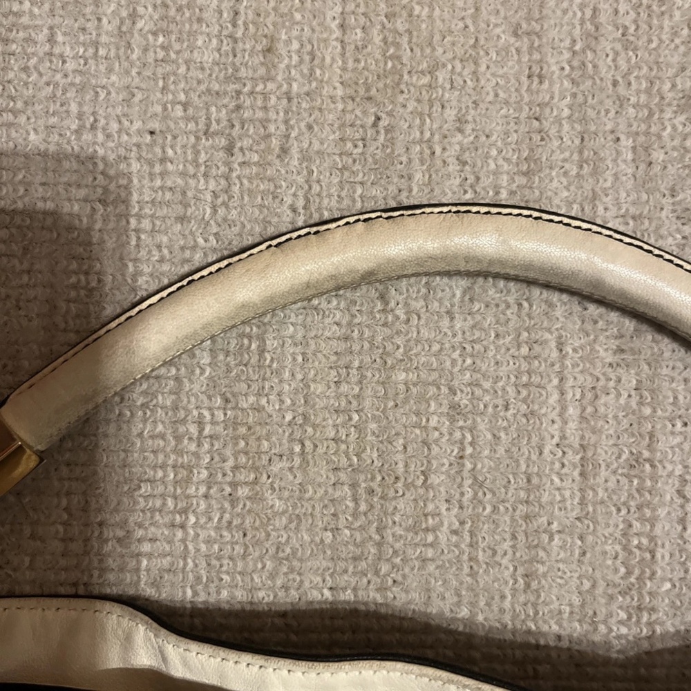 YVES SAINT LAURENT ROADY HOBO BAG LEATHER LARGE - Picture 8 of 14